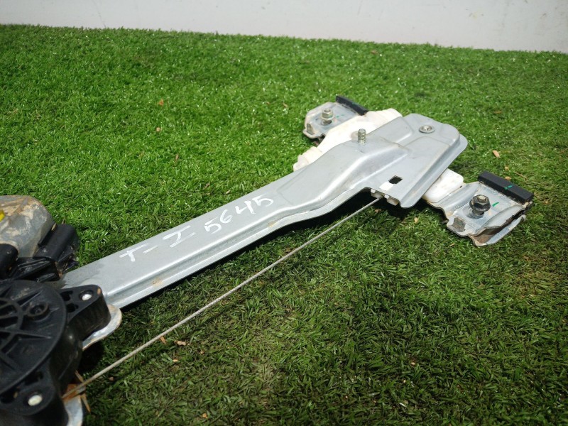 Recambio de elevalunas trasero izquierdo para ssangyong tivoli grand 1.5 t-gdi referencia OEM IAM 98830X1010 98830X1010 98830X10