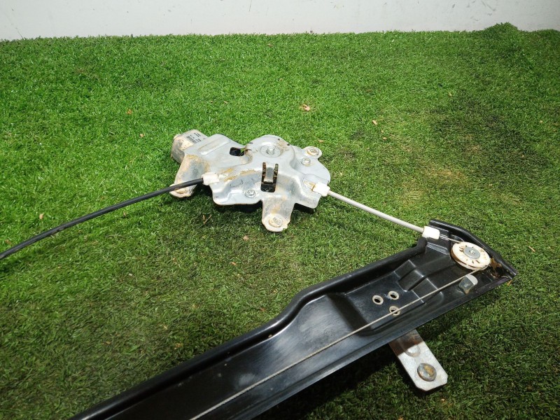 Recambio de elevalunas delantero derecho para ssangyong tivoli grand 1.5 t-gdi referencia OEM IAM   