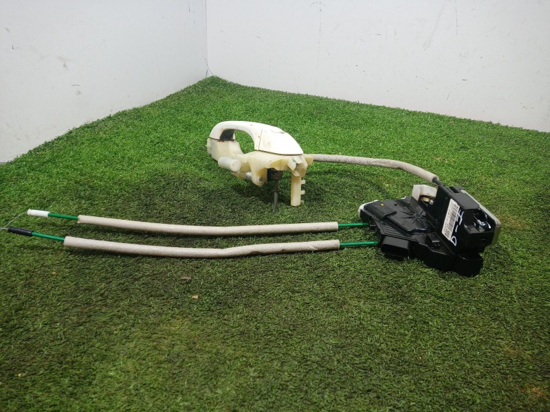 Recambio de cerradura puerta delantera izquierda para ssangyong tivoli 1.6 referencia OEM IAM 7121035020 7121035020 7121035020