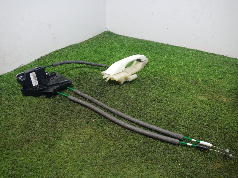 Recambio de cerradura puerta trasera derecha para ssangyong tivoli 1.6 referencia OEM IAM 7132035001 7132035001 7132035001