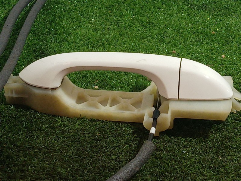 Recambio de cerradura puerta trasera derecha para ssangyong tivoli 1.6 referencia OEM IAM 7132035001 7132035001 7132035001