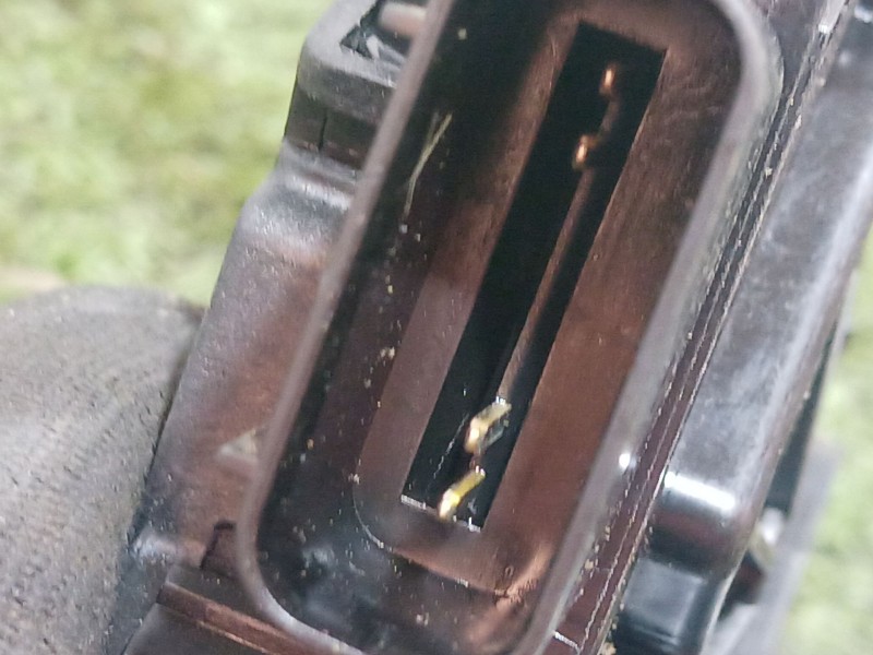 Recambio de cerradura puerta trasera izquierda para ssangyong tivoli 1.6 referencia OEM IAM 7131035001 7131035001 7131035001