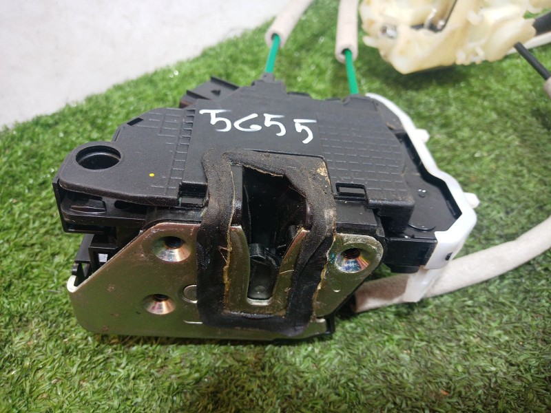 Recambio de cerradura puerta delantera derecha para ssangyong tivoli 1.6 referencia OEM IAM 7122035000 7122035000 7122035000