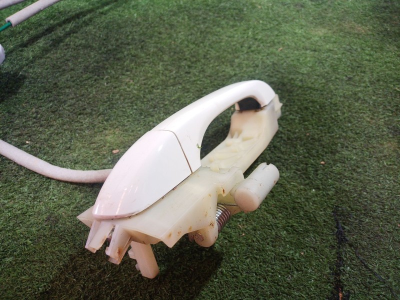 Recambio de cerradura puerta delantera derecha para ssangyong tivoli 1.6 referencia OEM IAM 7122035000 7122035000 7122035000