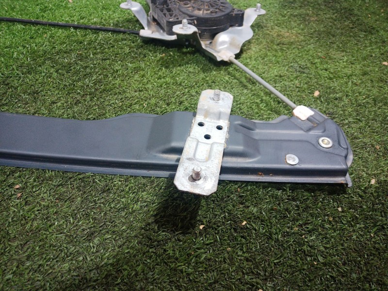 Recambio de elevalunas delantero izquierdo para ssangyong tivoli 1.6 referencia OEM IAM   