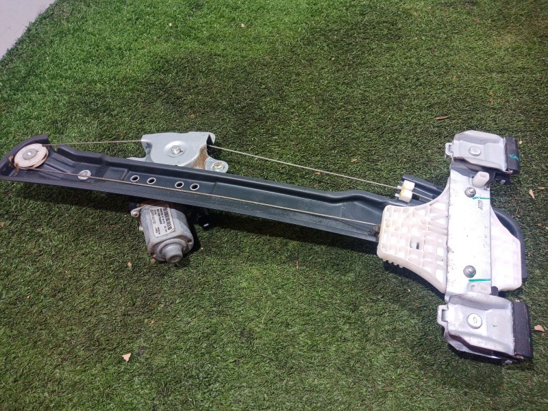 Recambio de elevalunas trasero izquierdo para ssangyong tivoli 1.6 referencia OEM IAM   