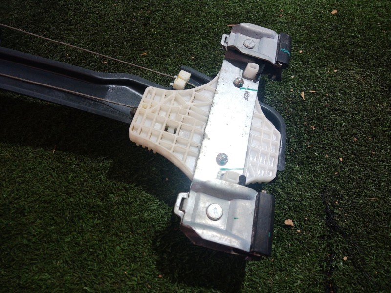 Recambio de elevalunas trasero izquierdo para ssangyong tivoli 1.6 referencia OEM IAM   