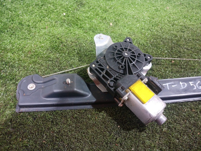 Recambio de elevalunas trasero derecho para ssangyong tivoli 1.6 referencia OEM IAM   