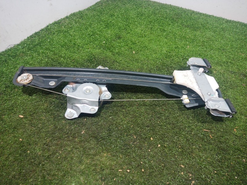 Recambio de elevalunas trasero derecho para ssangyong tivoli 1.6 referencia OEM IAM   