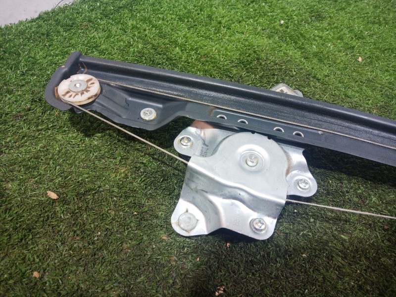 Recambio de elevalunas trasero derecho para ssangyong tivoli 1.6 referencia OEM IAM   