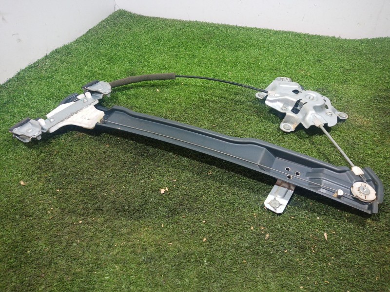 Recambio de elevalunas delantero derecho para ssangyong tivoli 1.6 referencia OEM IAM 98820X1010 98820X1010 98820X1010