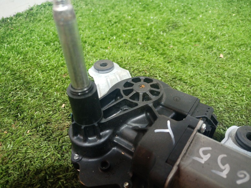 Recambio de motor limpia trasero para ssangyong tivoli 1.6 referencia OEM IAM SINREF SIN REF SIN REF