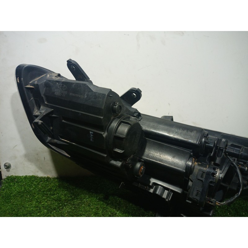 Recambio de faro derecho para hyundai elantra v sedán (md, ud) 1.6 referencia OEM IAM 921023 921023 921023