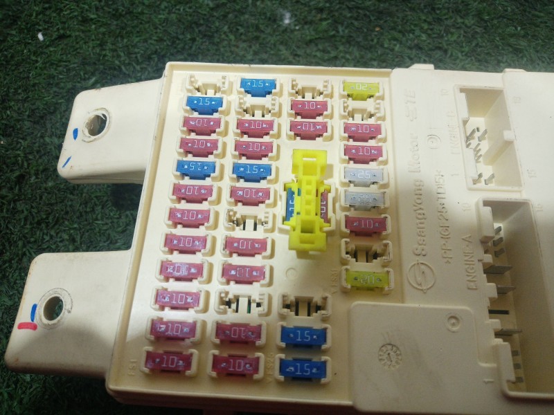 Recambio de caja reles / fusibles para ssangyong tivoli 1.6 referencia OEM IAM   