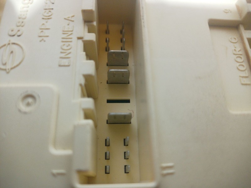 Recambio de caja reles / fusibles para ssangyong tivoli 1.6 referencia OEM IAM   