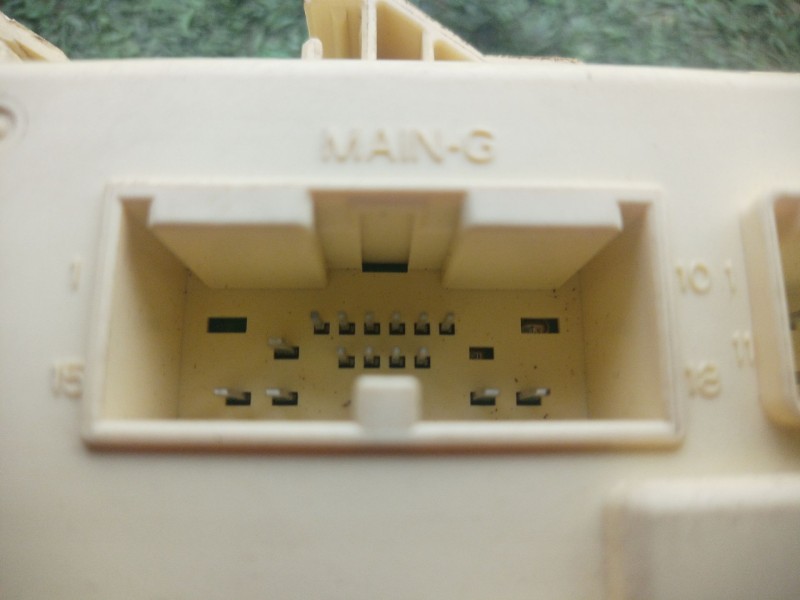 Recambio de caja reles / fusibles para ssangyong tivoli 1.6 referencia OEM IAM   