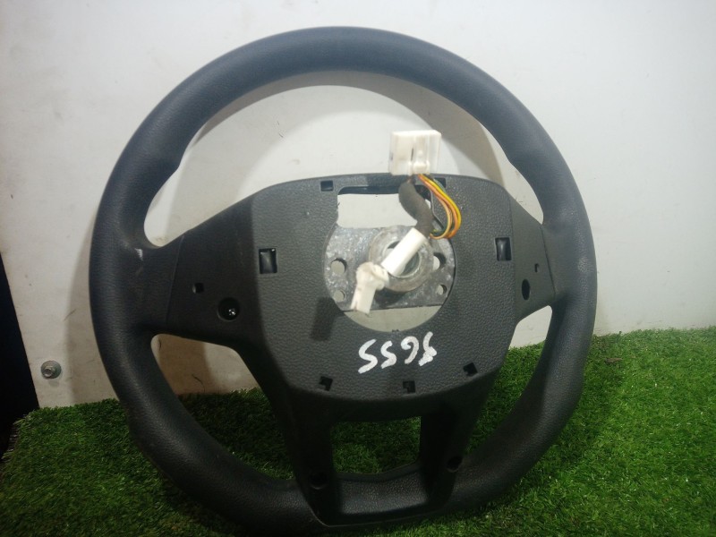 Recambio de volante para ssangyong tivoli 1.6 referencia OEM IAM   