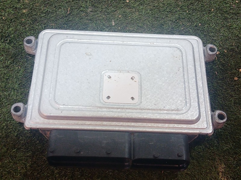 Recambio de centralita motor uce para ssangyong tivoli 1.6 referencia OEM IAM   