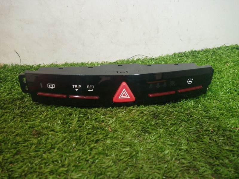 Recambio de warning para ssangyong tivoli 1.6 referencia OEM IAM 8520035002 8520035002 8520035002