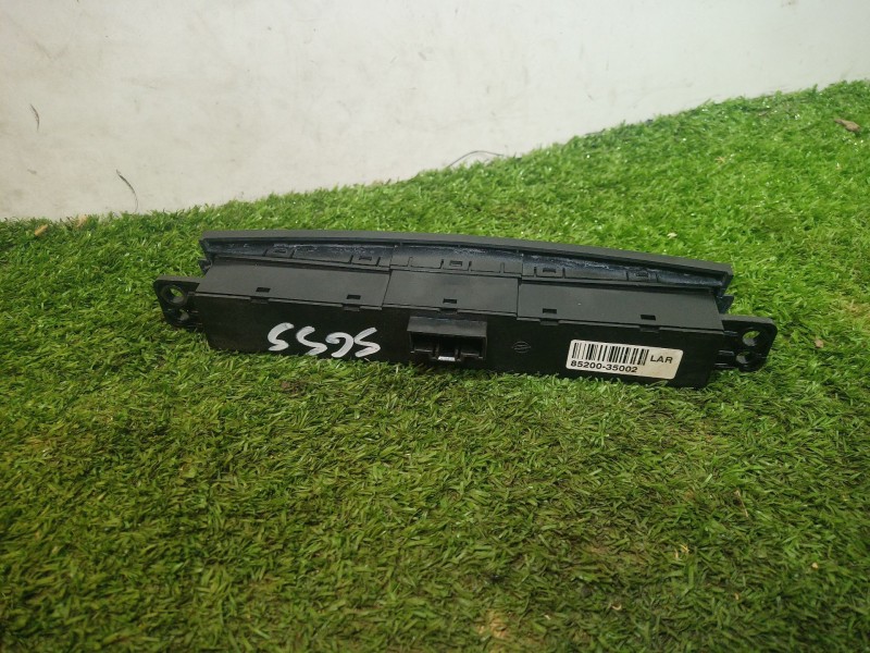 Recambio de warning para ssangyong tivoli 1.6 referencia OEM IAM 8520035002 8520035002 8520035002