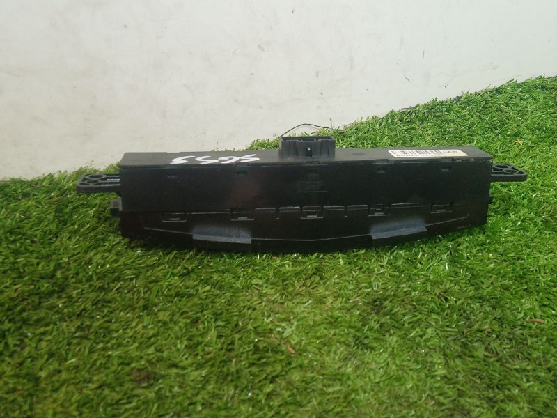 Recambio de warning para ssangyong tivoli 1.6 referencia OEM IAM 8520035002 8520035002 8520035002