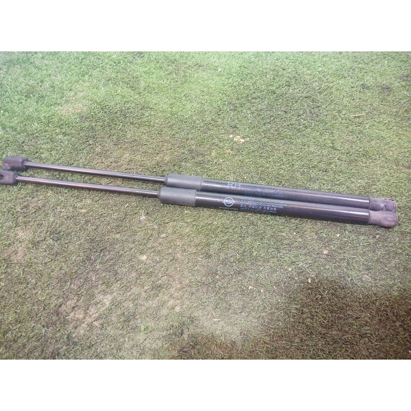 Recambio de amortiguadores maletero / porton para ssangyong tivoli 1.6 referencia OEM IAM 7146035001 7146035001 7146035001