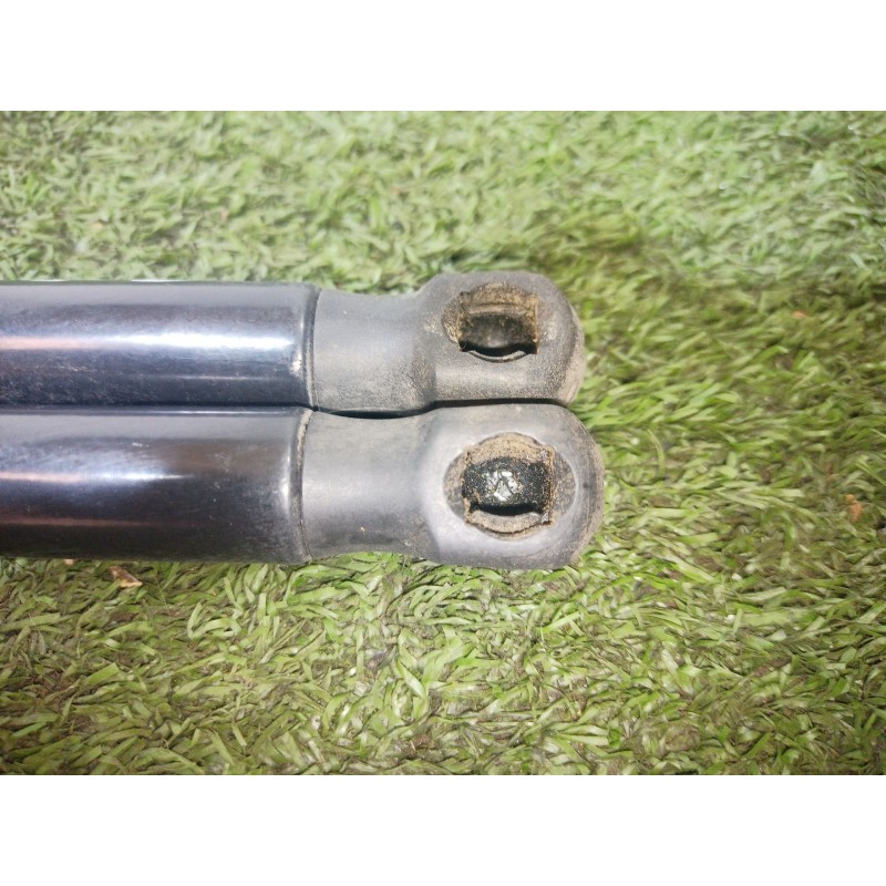Recambio de amortiguadores maletero / porton para ssangyong tivoli 1.6 referencia OEM IAM 7146035001 7146035001 7146035001