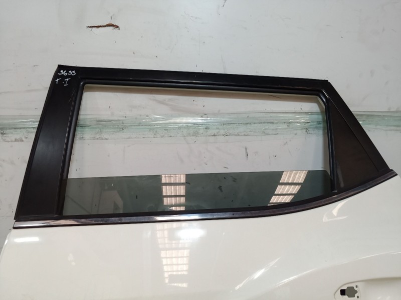 Recambio de puerta trasera izquierda para ssangyong tivoli 1.6 referencia OEM IAM SINREF SIN REF SIN REF