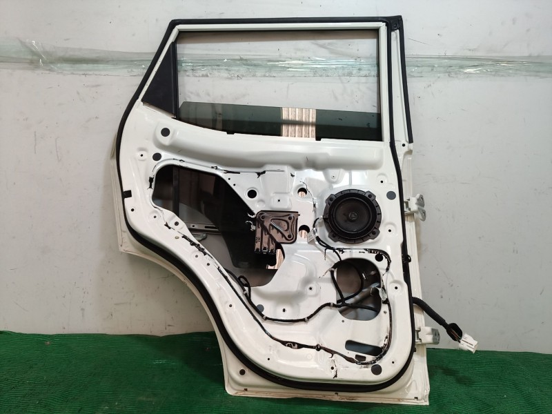 Recambio de puerta trasera izquierda para ssangyong tivoli 1.6 referencia OEM IAM SINREF SIN REF SIN REF