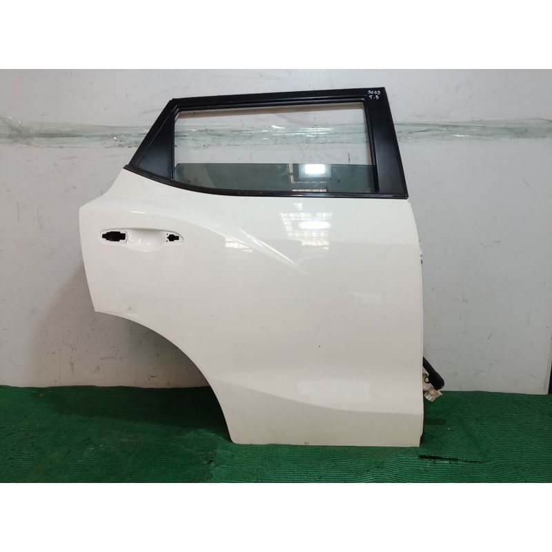 Recambio de puerta trasera derecha para ssangyong tivoli 1.6 referencia OEM IAM SINREF SIN REF SIN REF