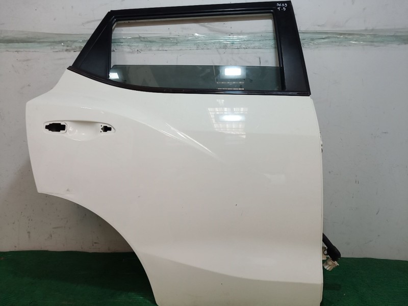 Recambio de puerta trasera derecha para ssangyong tivoli 1.6 referencia OEM IAM SINREF SIN REF SIN REF