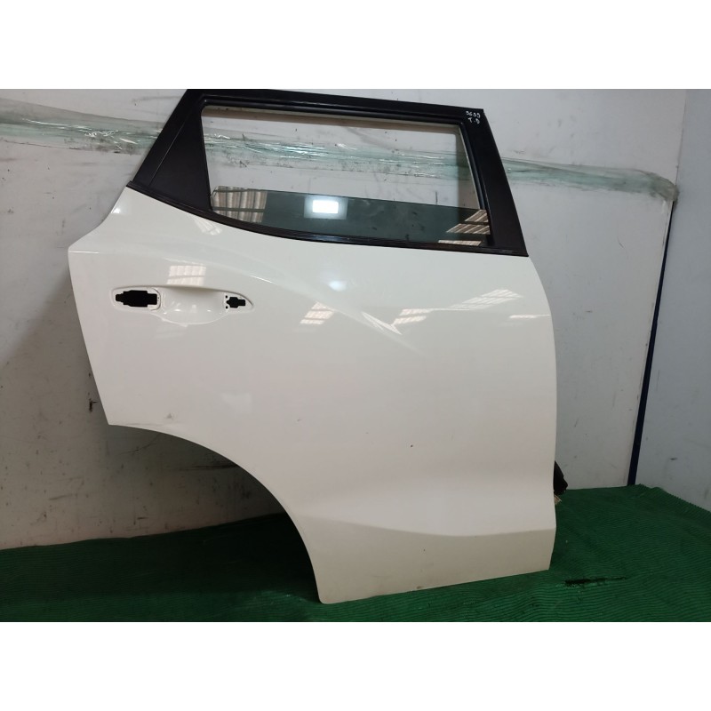 Recambio de puerta trasera derecha para ssangyong tivoli 1.6 referencia OEM IAM SINREF SIN REF SIN REF