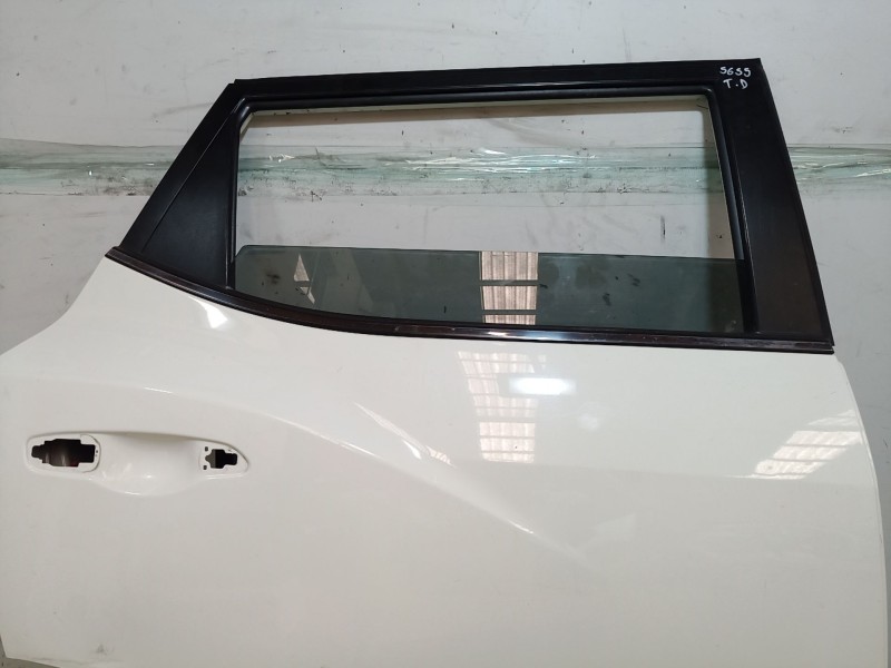 Recambio de puerta trasera derecha para ssangyong tivoli 1.6 referencia OEM IAM SINREF SIN REF SIN REF
