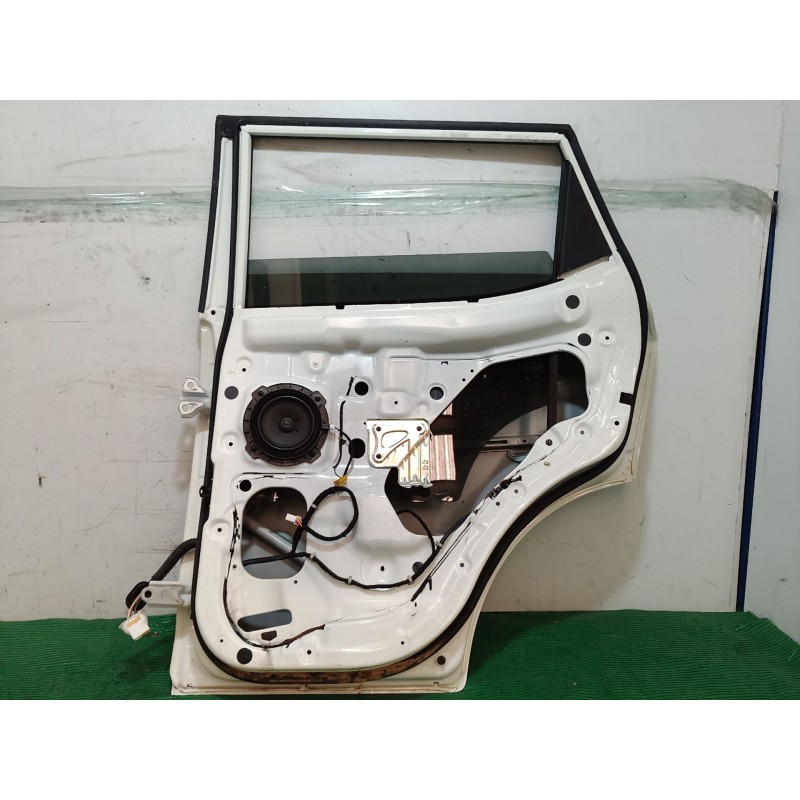 Recambio de puerta trasera derecha para ssangyong tivoli 1.6 referencia OEM IAM SINREF SIN REF SIN REF