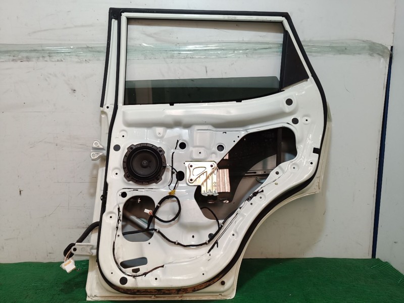 Recambio de puerta trasera derecha para ssangyong tivoli 1.6 referencia OEM IAM SINREF SIN REF SIN REF