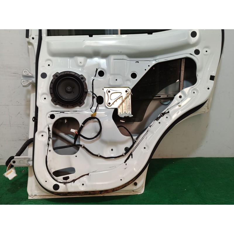 Recambio de puerta trasera derecha para ssangyong tivoli 1.6 referencia OEM IAM SINREF SIN REF SIN REF