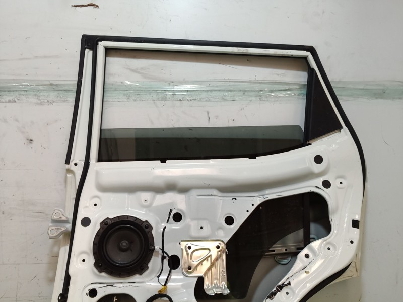 Recambio de puerta trasera derecha para ssangyong tivoli 1.6 referencia OEM IAM SINREF SIN REF SIN REF