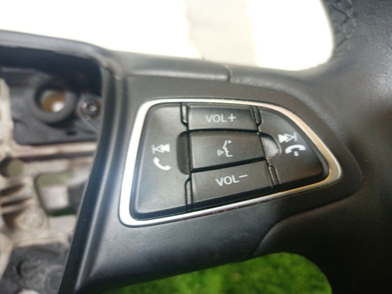 Recambio de volante para ford focus iii 1.0 ecoboost referencia OEM IAM   