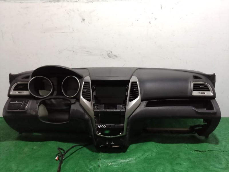 Recambio de salpicadero para ssangyong tivoli 1.6 referencia OEM IAM   