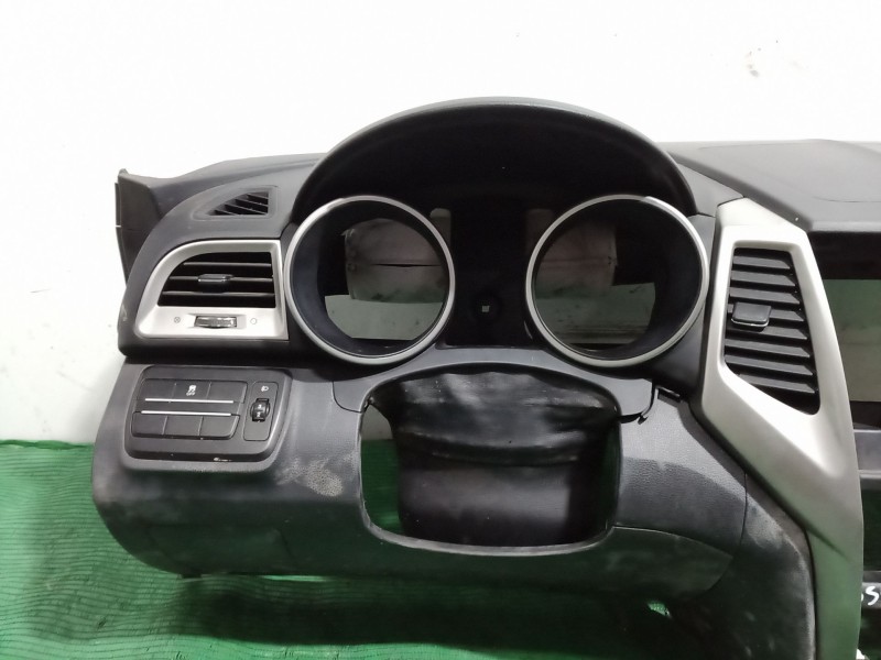 Recambio de salpicadero para ssangyong tivoli 1.6 referencia OEM IAM   