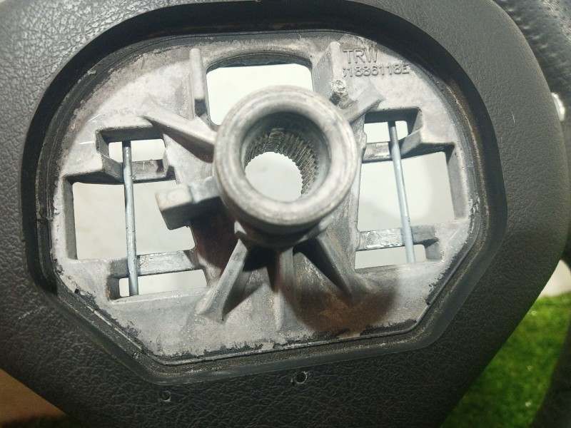 Recambio de volante para peugeot 5008 (0u_, 0e_) 1.6 bluehdi 120 referencia OEM IAM   