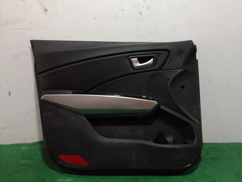 Recambio de guarnecido puerta delantera izquierda para ssangyong tivoli 1.6 referencia OEM IAM   