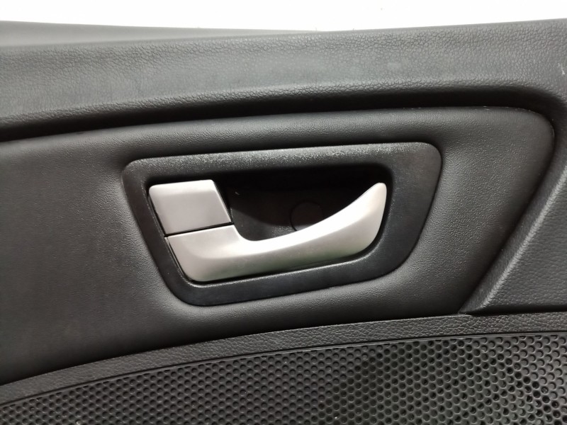 Recambio de guarnecido puerta delantera izquierda para ssangyong tivoli 1.6 referencia OEM IAM   