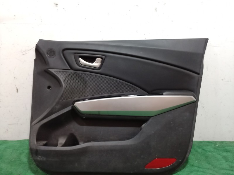 Recambio de guarnecido puerta delantera derecha para ssangyong tivoli 1.6 referencia OEM IAM   