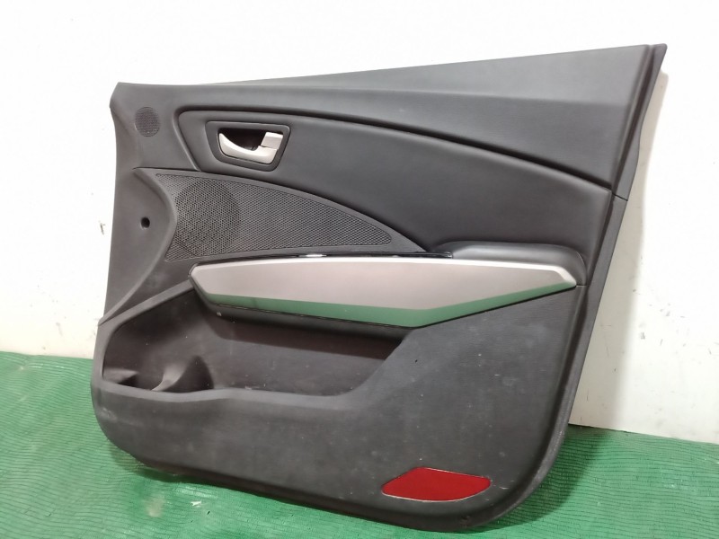 Recambio de guarnecido puerta delantera derecha para ssangyong tivoli 1.6 referencia OEM IAM   