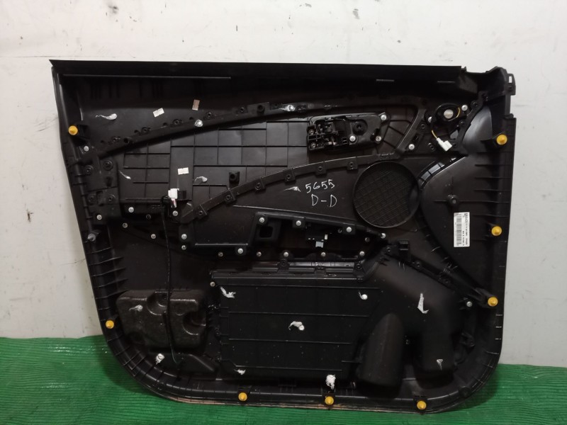 Recambio de guarnecido puerta delantera derecha para ssangyong tivoli 1.6 referencia OEM IAM   