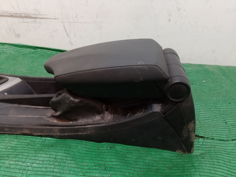 Recambio de consola central trasera para bmw 1 (e87) 118 d referencia OEM IAM   