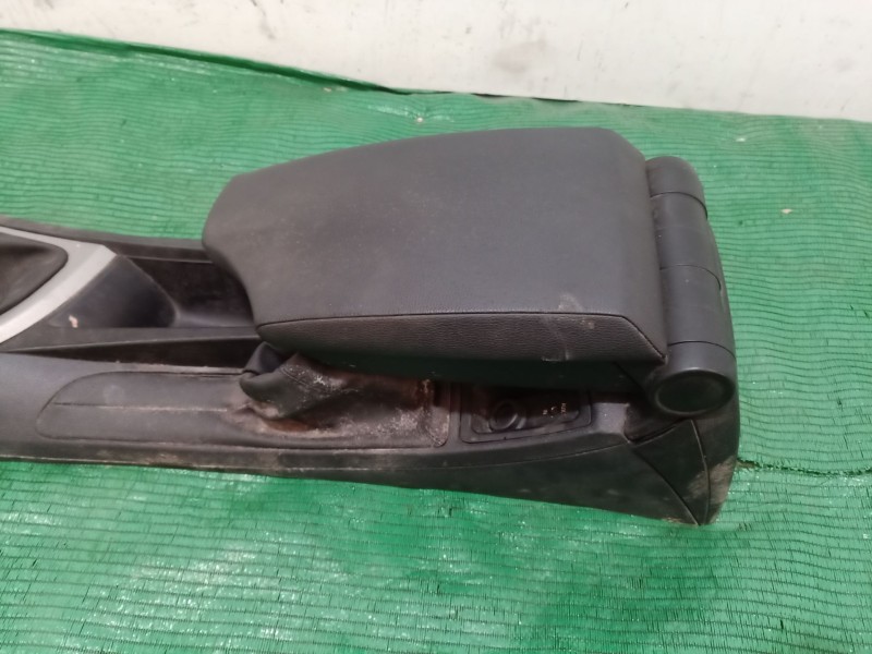 Recambio de consola central trasera para bmw 1 (e87) 118 d referencia OEM IAM   