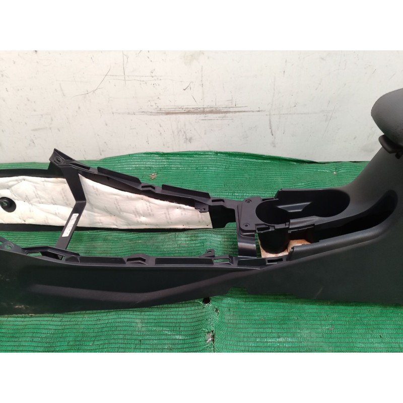 Recambio de consola central trasera para kia rio iii (ub) 1.2 cvvt referencia OEM IAM   