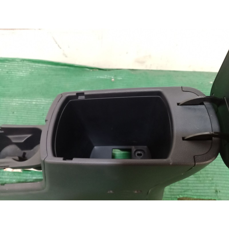 Recambio de consola central trasera para kia rio iii (ub) 1.2 cvvt referencia OEM IAM   